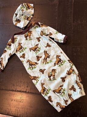 New Mad Boy Equestrian Horse One Size Baby Gown With Beanie